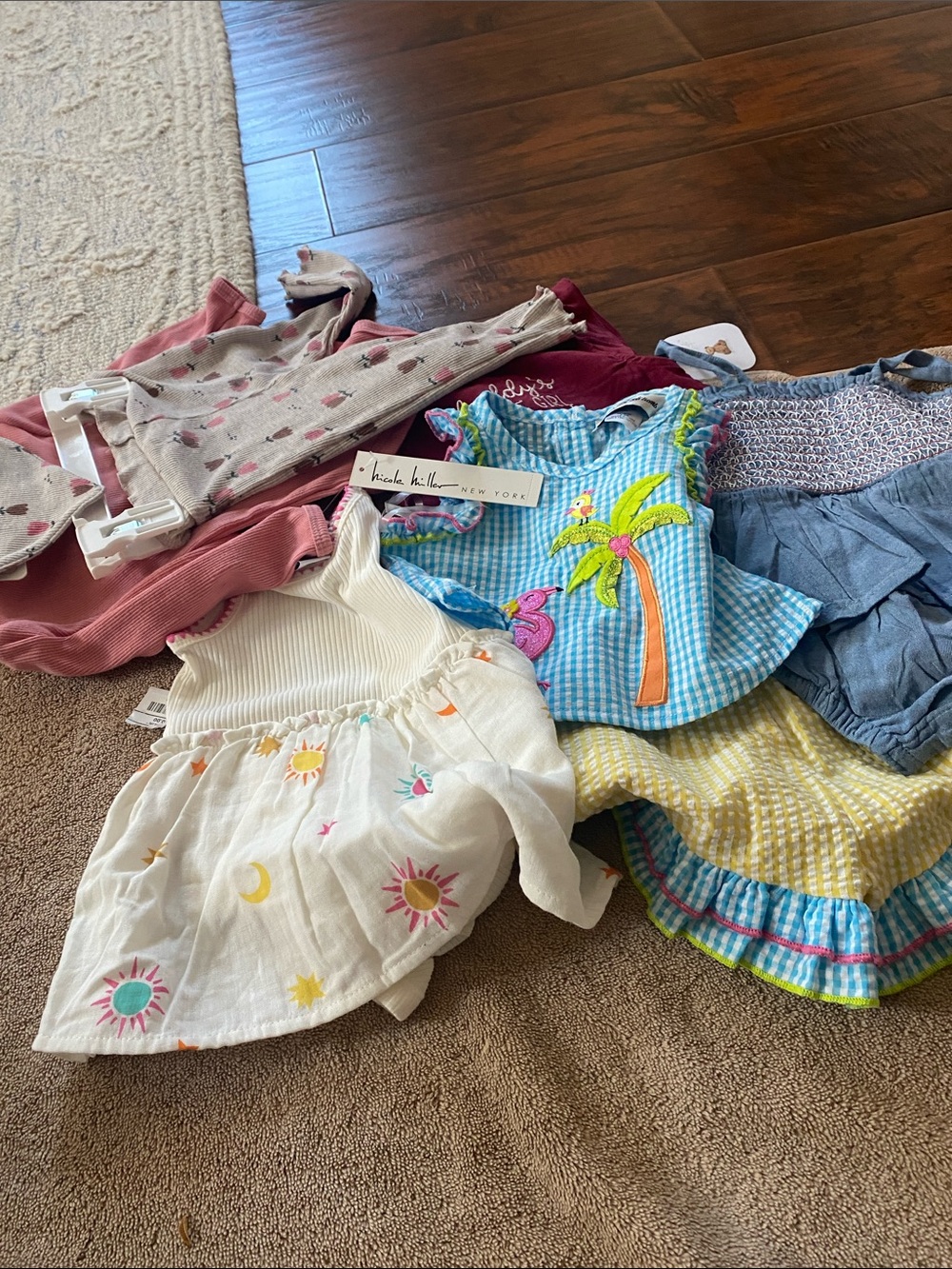 Baby girl bundle of clothes 6-9 - Picture 7 of 7